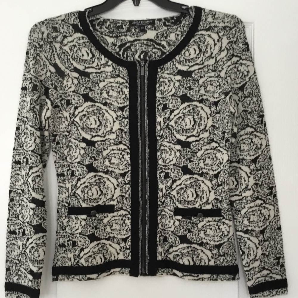 Black & Cream Floral Zip-Front Women's Sweater - size S
